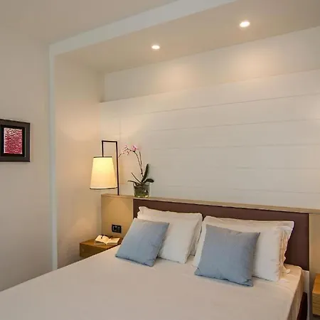 Hotel Viareggio 4*